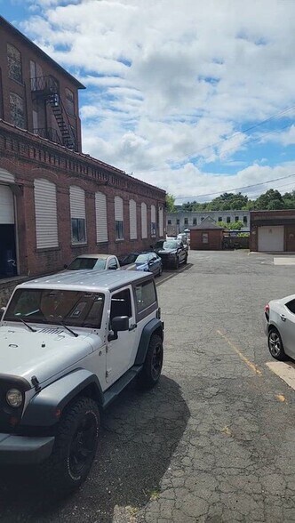 Primary Photo Of 1669 Thomaston Ave, Waterbury Manufacturing For Lease