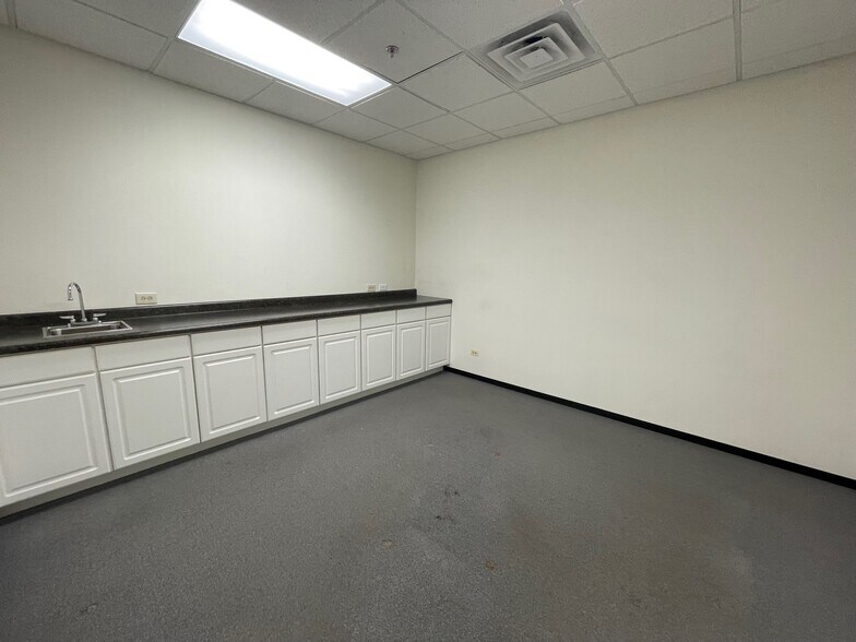 More Photos Of 390 Congress Pky, Crystal Lake Unknown For Lease