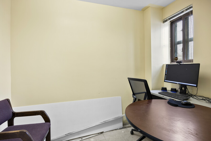 More Photos Of 433 N Pearl St, Albany Warehouse For Sale