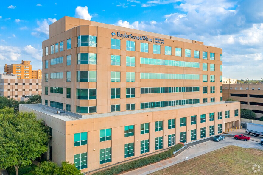 Primary Photo Of 3900 Junius St, Dallas Medical For Lease