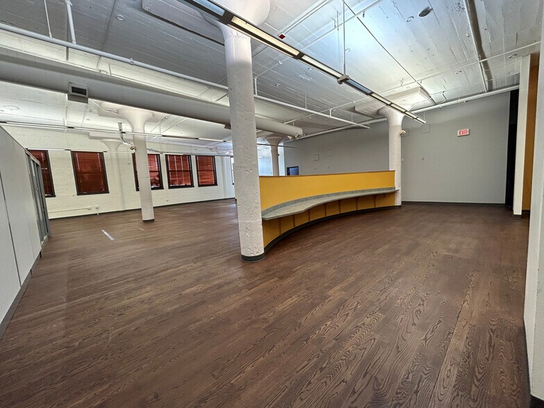 More Photos Of 238 N Mead St, Wichita Office For Sale