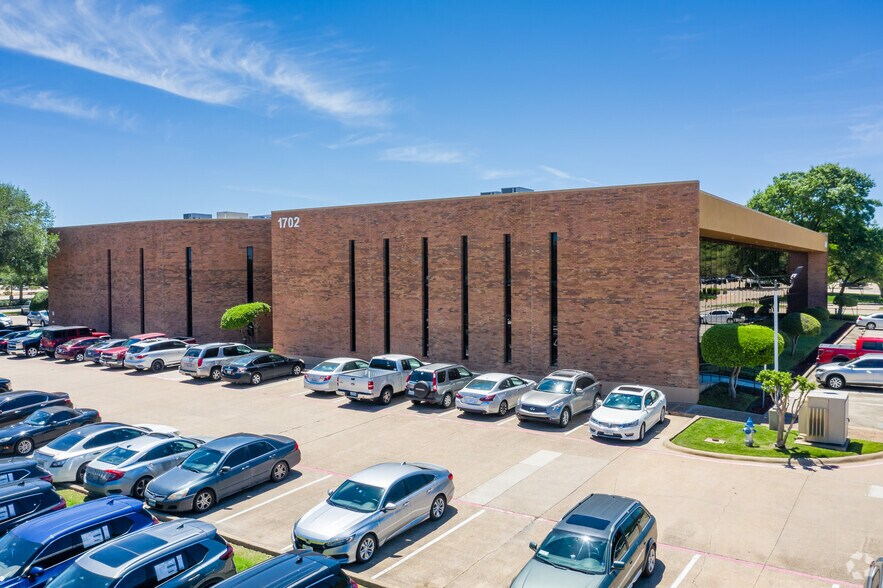 More Photos Of 1702 N Collins Blvd, Richardson Office For Lease