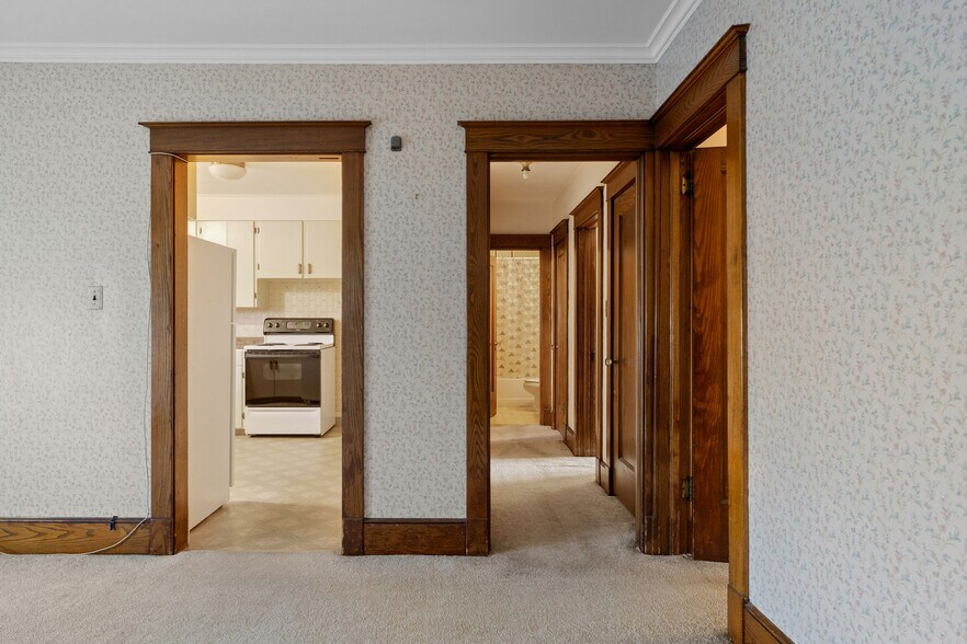 More Photos Of 150 Main St, Johnson City Medical For Sale