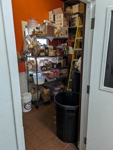 More Photos Of 703 N Main St, Pine Island Fast Food For Lease