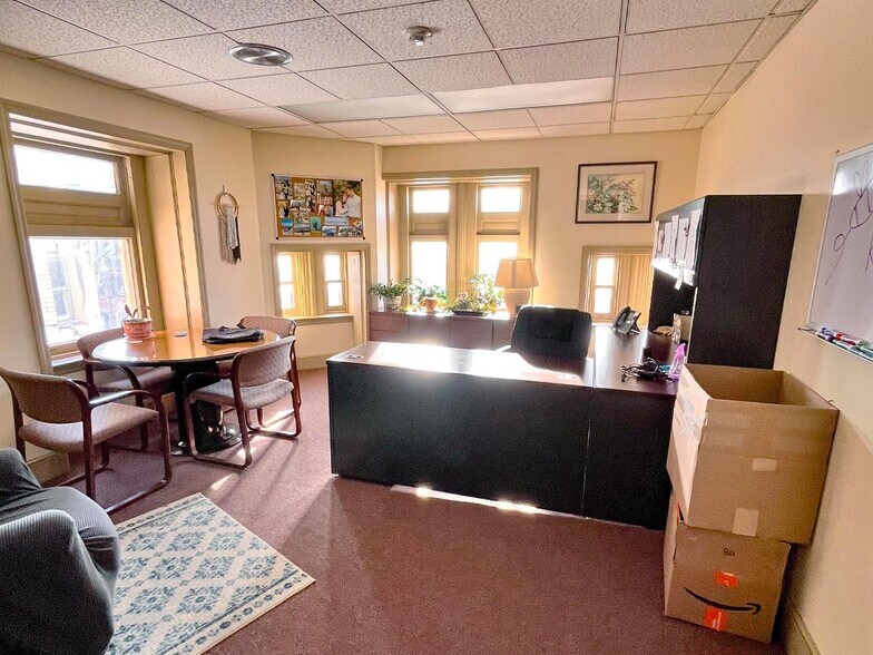 More Photos Of 141 E Market St, York Medical For Sale