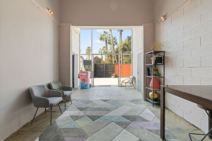 More Photos Of 5927 Blackwelder St, Culver City Loft Creative Space For Lease