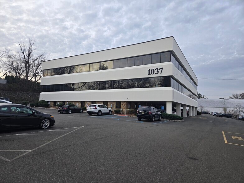 More Photos Of 1037 Route 46 E, Clifton Medical For Lease