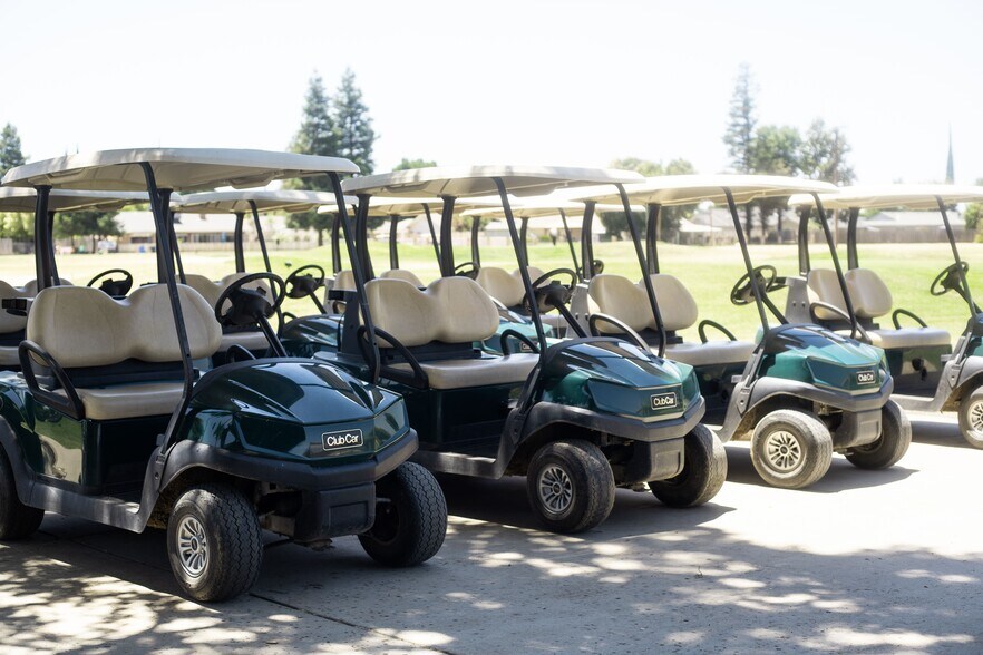 More Photos Of 510 W Visalia Rd, Exeter Golf Course Driving Range For Sale