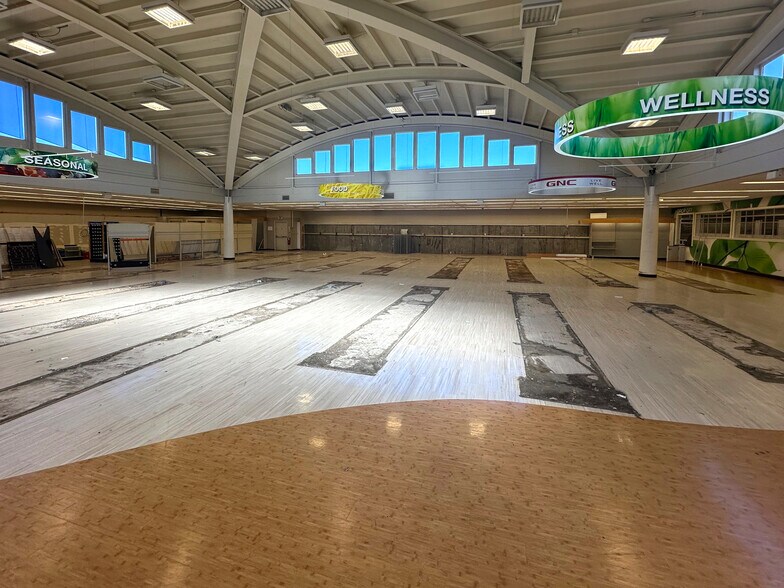 More Photos Of 411 Harris St, Eureka General Retail For Lease