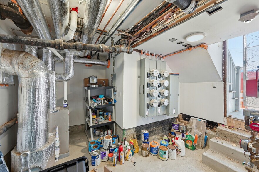 More Photos Of 184 Valley St, San Francisco Apartments For Sale