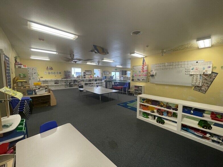 More Photos Of 3202 12th Avenue Rd, Nampa Light Distribution For Sale