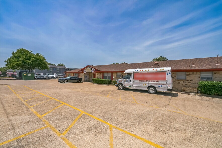 More Photos Of 2805 Peavy Rd, Dallas Daycare Center For Sale