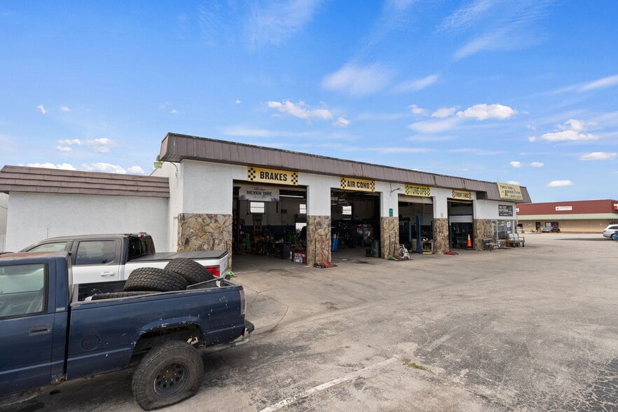 More Photos Of 6826 Ridge Rd, Port Richey Auto Repair For Sale