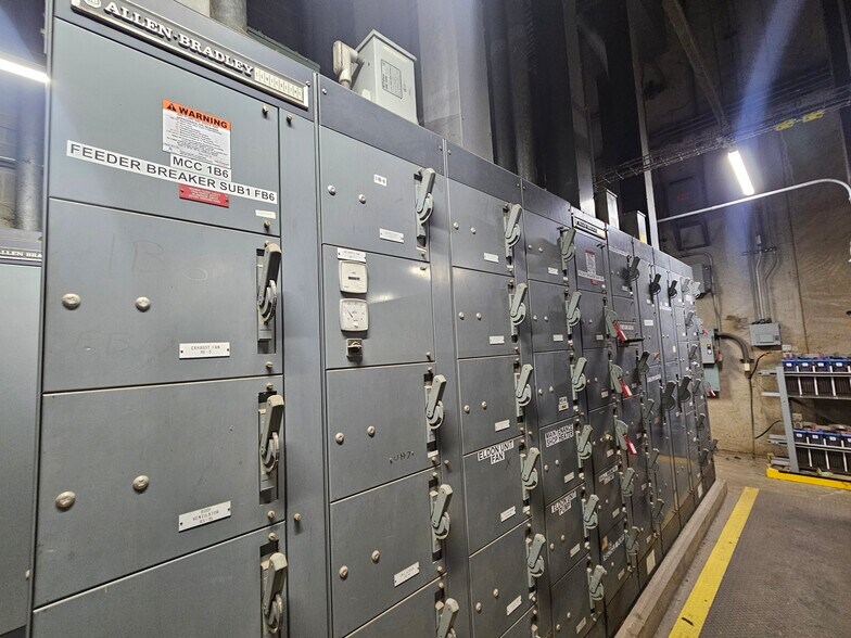 More Photos Of 2221 E State Highway 198, Osceola Distribution For Sale