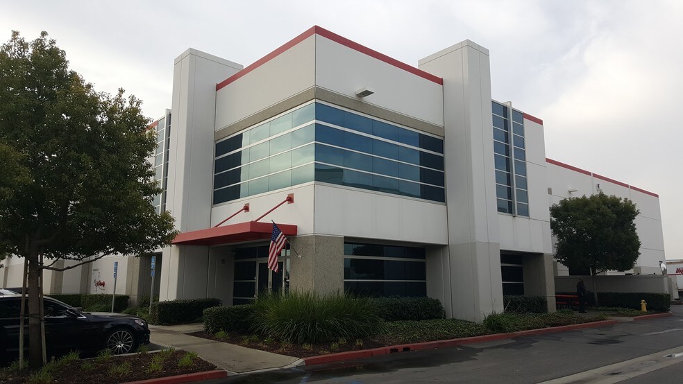 More Photos Of 9190 Hyssop Dr, Rancho Cucamonga Warehouse For Lease