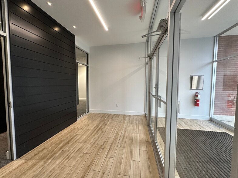 More Photos Of 150 E Broadway St, Covington Bank For Sale