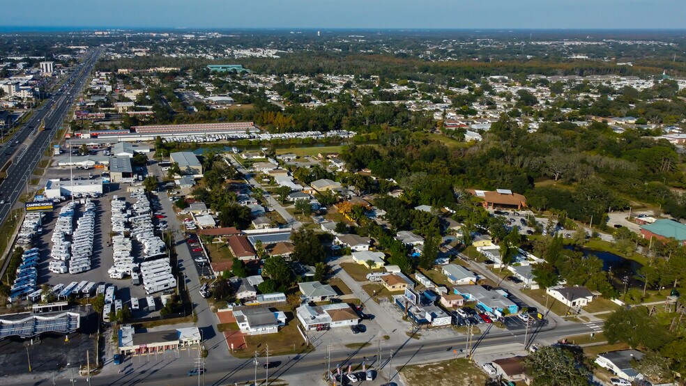 More Photos Of 4539 Mile Stretch Dr, Holiday Office For Sale