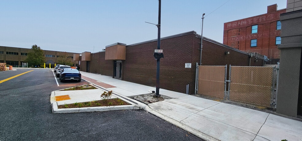 More Photos Of 139 E Boardman St, Youngstown Office For Sale