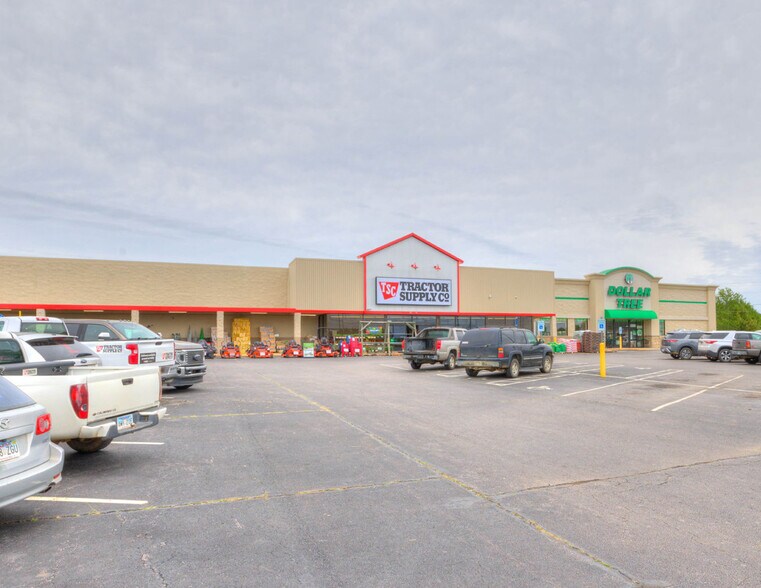 More Photos Of 1555 E Main St, Booneville Freestanding For Sale