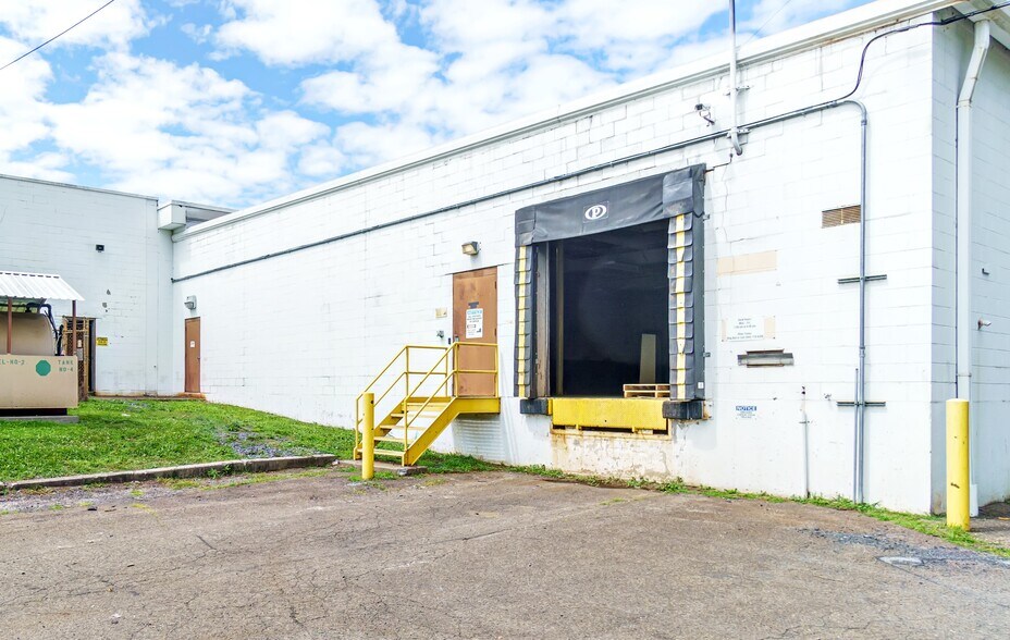 More Photos Of 150 Coldenham Rd, Walden Warehouse For Sale