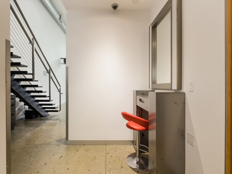 More Photos Of 215-237 California St, El Segundo Loft Creative Space For Sale