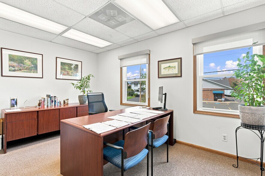 More Photos Of 33610 Solon Rd, Solon Office For Sale