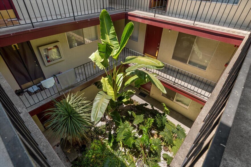 More Photos Of 2231-2233 Grant St, Berkeley Apartments For Sale