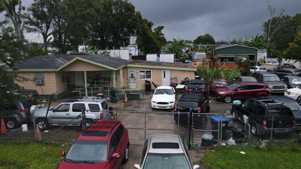 More Photos Of 655 Barry St, Orlando Auto Repair For Sale