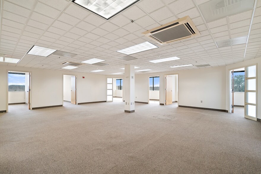 More Photos Of 4221 Walney Rd, Chantilly Office For Lease