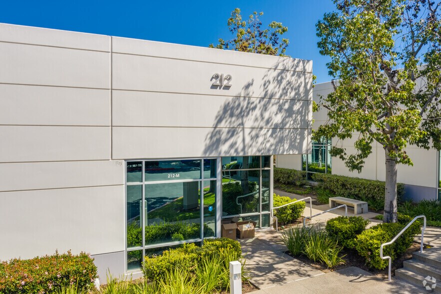 More Photos Of 212 Technology Dr, Irvine Research And Development For Lease
