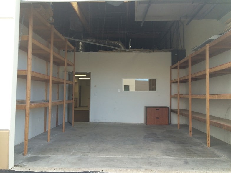More Photos Of 1168-1170 Center Point Dr, Henderson Warehouse For Sale