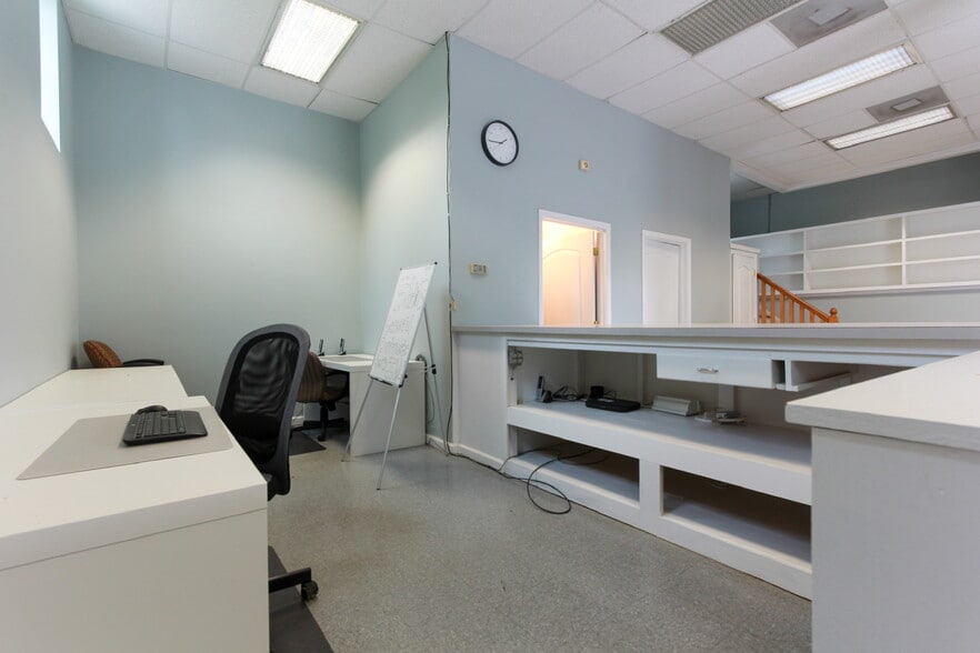 More Photos Of 36 Walnut St, Thurmont Warehouse For Lease