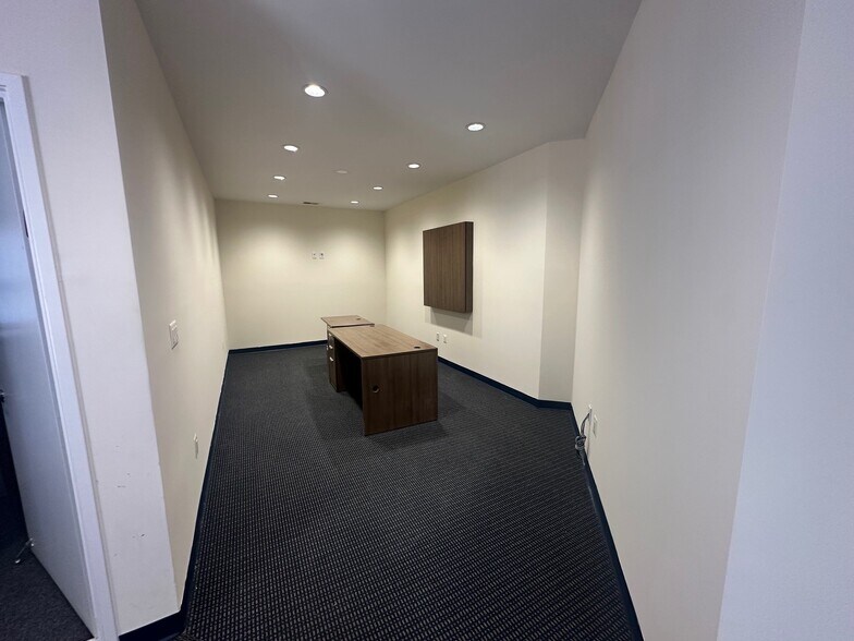 More Photos Of 333 Main St, Gaithersburg Office For Lease