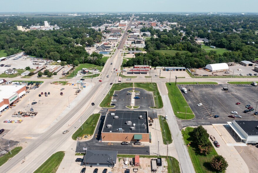 More Photos Of 533 S Lincoln Ave, York Drugstore For Sale