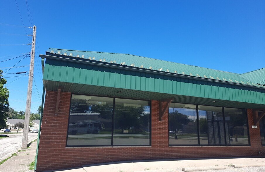 More Photos Of 1505 W Lincolnway, La Porte Freestanding For Lease