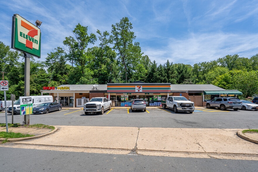 More Photos Of 8108-8112 Old Dominion Dr, McLean Freestanding For Sale