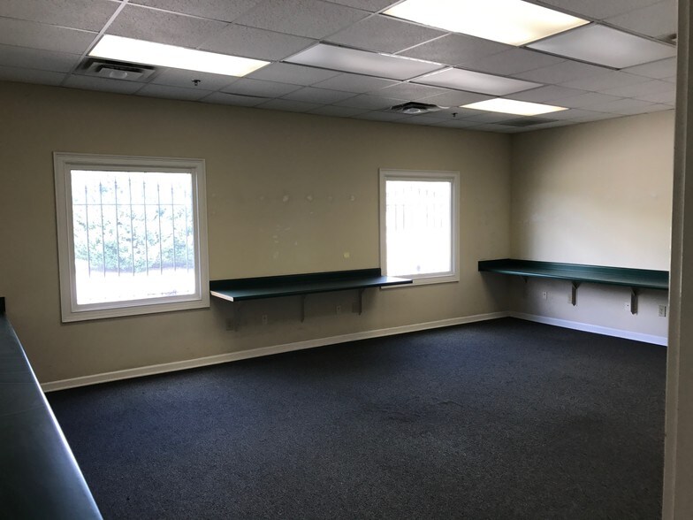 More Photos Of 3812 Cusseta Rd, Columbus Warehouse For Sale