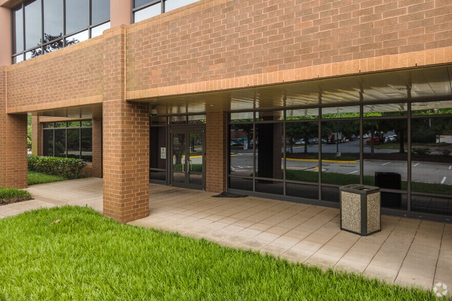 More Photos Of 7501 Boston Blvd, Springfield Research And Development For Sale