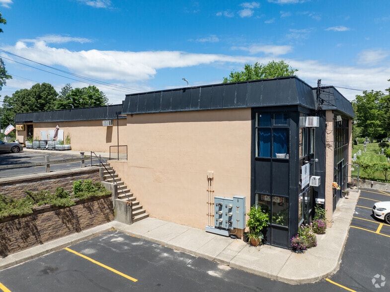 Primary Photo Of 63 Vernon Valley Rd, East Northport Storefront Retail Office For Lease