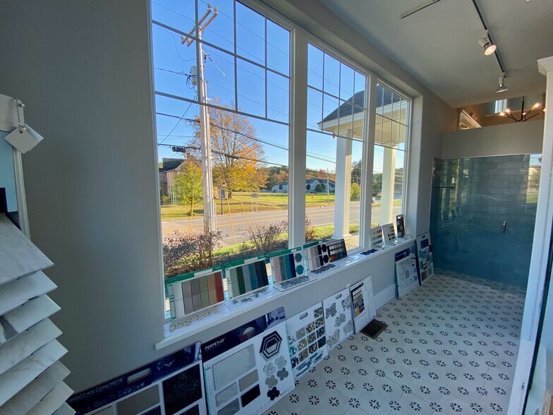 More Photos Of 147 Portsmouth Ave, Stratham Freestanding For Lease