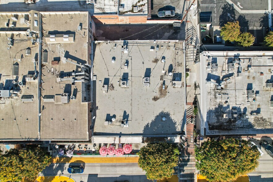 More Photos Of 130-140 N San Fernando Blvd, Burbank Storefront For Lease
