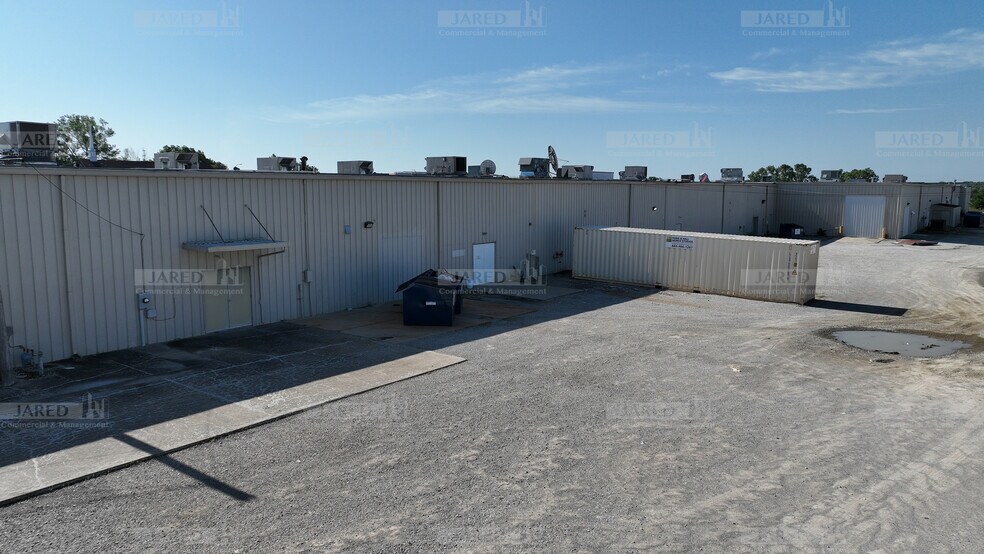 More Photos Of 100 Hall St, Coffeyville Unknown For Lease