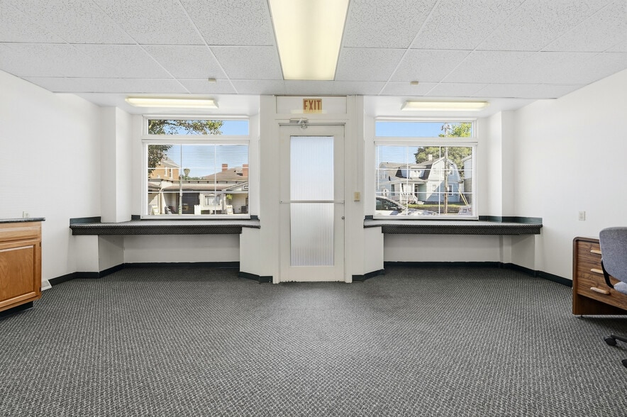 More Photos Of 628 California Ave, Pittsburgh Storefront Retail Residential For Sale
