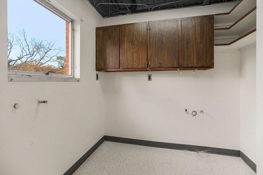More Photos Of 1854 Minnesota Ave, Kansas City Office Residential For Sale