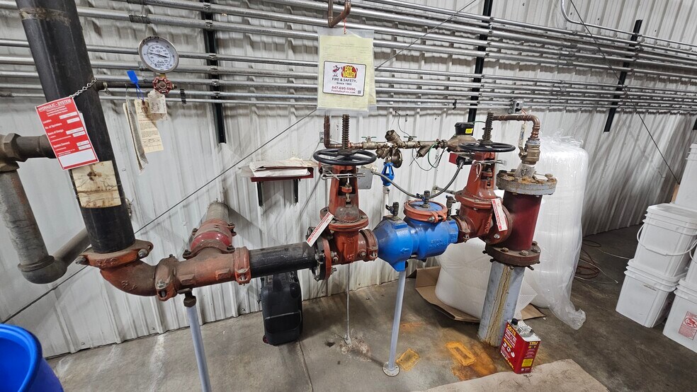 More Photos Of 1180 Atlantic Dr, West Chicago Warehouse For Lease