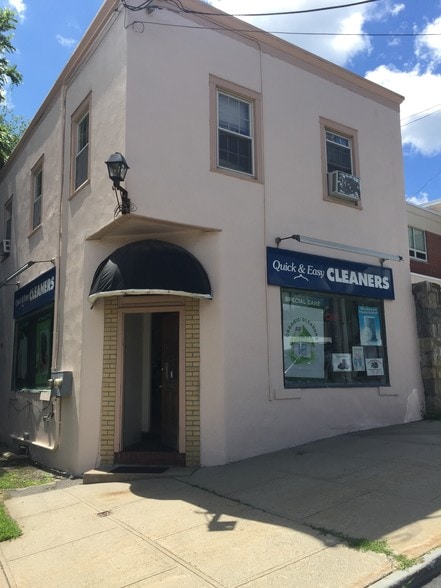 Primary Photo Of 316-318 Bedford Rd, Bedford Hills Storefront Retail Residential For Sale