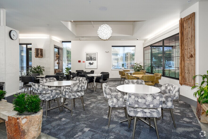 More Photos Of 550 S Watters Rd, Allen Coworking Space