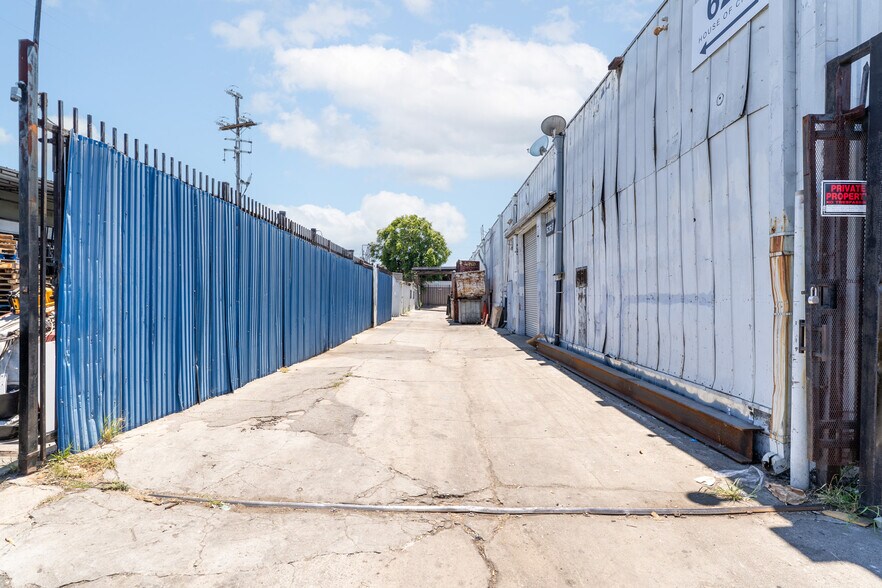 More Photos Of 6200 Avalon Blvd, Los Angeles Manufacturing For Sale
