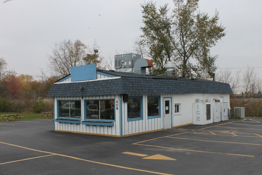 More Photos Of 408 E Comanche Ave, Shabbona General Retail For Sale