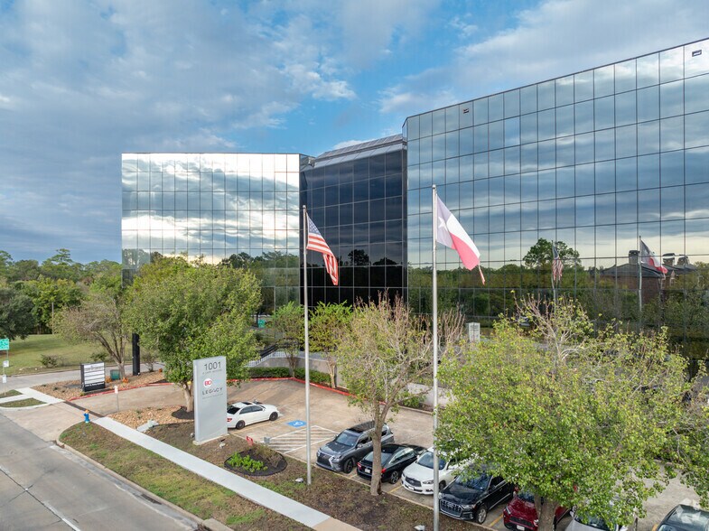 More Photos Of 1001 S Dairy Ashford Rd, Houston Office For Lease